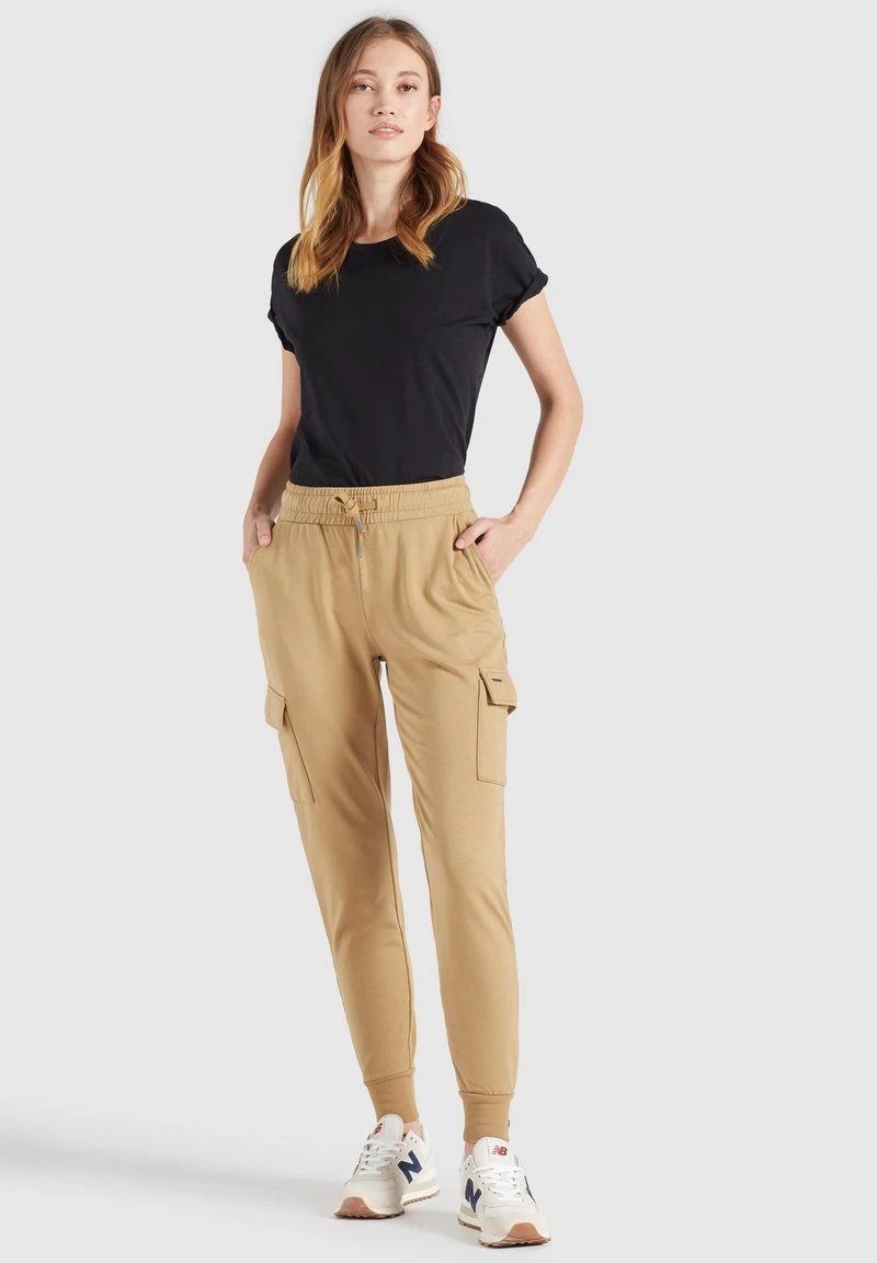 STACI - Pantalones deportivos - beige Khujo STACI - Pantalones Deportivos - Beige, Mujer -KHUJO Tienda 0fbf498d044846b4874c9027dfe2dc14