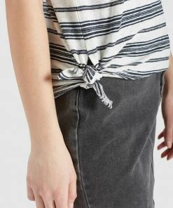 Khujo MATAMA - Camiseta Estampada - Naturweiß-dunkelblau Gestreift, Mujer 3 Khujo MATAMA - Camiseta Estampada - Naturweiß-dunkelblau Gestreift, Mujer -KHUJO Tienda 2c5e8b952d5b40698c1d0ecd6fe1ab35