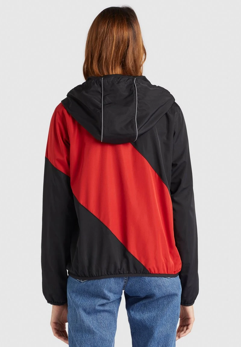 Khujo AKAMU - Chaqueta Fina - Black/red, Mujer 3 Khujo AKAMU - Chaqueta Fina - Black/red, Mujer - Imagen 3