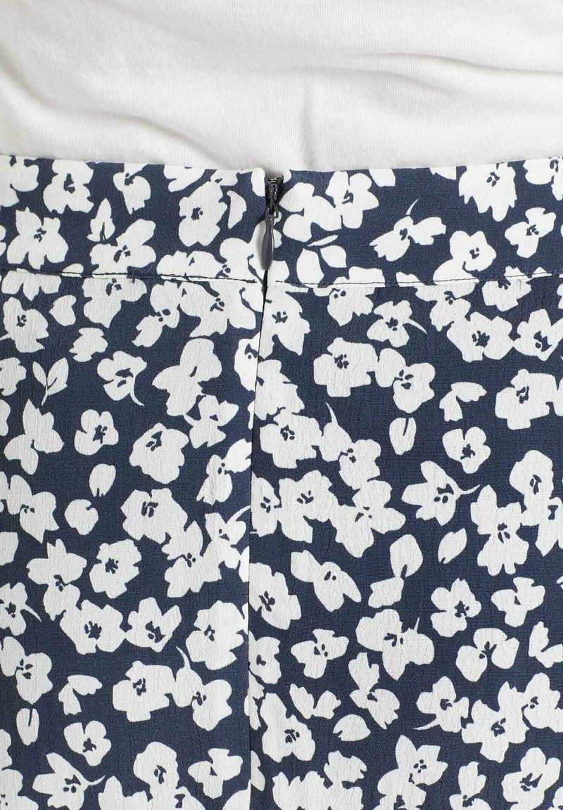 UNDINE - Falda acampanada - dunkelblau-weiß geblümt Khujo UNDINE - Falda Acampanada - Dunkelblau-weiß Geblümt, Mujer -KHUJO Tienda 5ff803d71c024e228c3233e0be0236f8