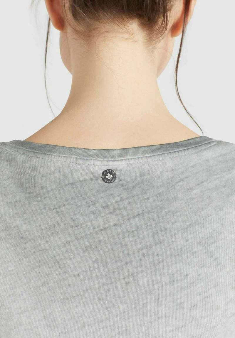 BARU - Camiseta básica - grau Khujo BARU - Camiseta Básica - Grau, Mujer -KHUJO Tienda d154e3e8e8434120ae563cc6d78ae375