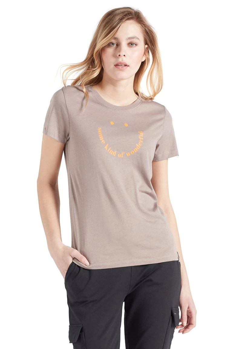 FRANCESCA SMILE - Camiseta estampada - graubraun Khujo FRANCESCA SMILE - Camiseta Estampada - Graubraun, Mujer -KHUJO Tienda e6dd6163414b48fda653bafea77d1193